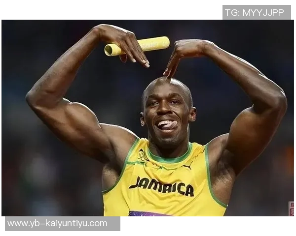 莱昂纳德首次为FLAUNT杂志拍摄写真展现无表情下的健硕身材魅力 莱昂纳德首次为FLAUNT杂志拍摄写真展现无表情下的健硕身材魅力