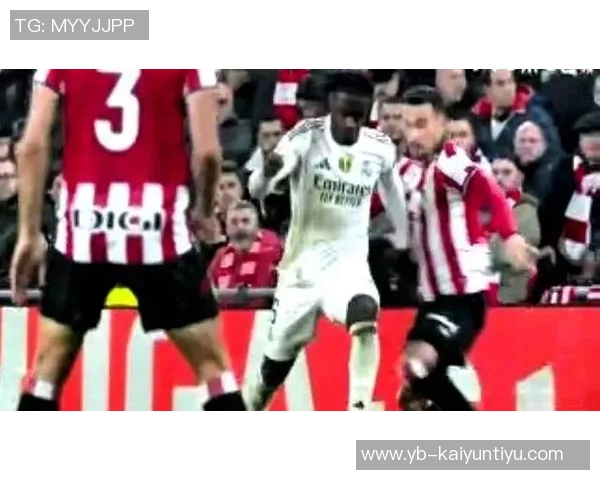 阿尔沙文穿巴萨球衣逛皇马商店引发球迷热议 阿尔沙文穿巴萨球衣逛皇马商店引发球迷热议